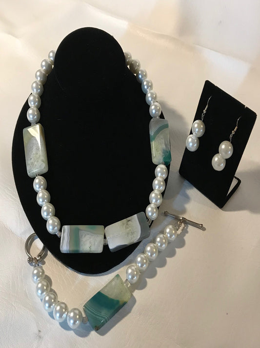 White and Green Stone Pearl Set