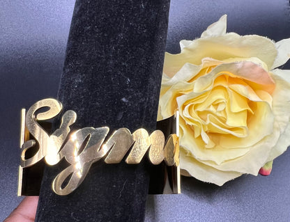 Sigma Script Cuff